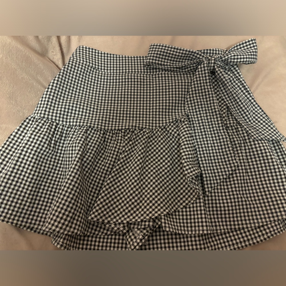 NEW mini skort size small